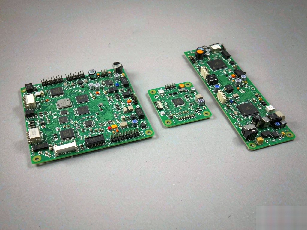 自研 PCBA 板卡与模组